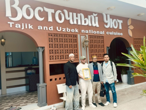 Nhà hàng Восточный уют (Tiện nghi Phương Đông) phong cách Tajikistan & Uzbekistan tại Phú Quốc đạt chứng nhận Halal Medina UZK